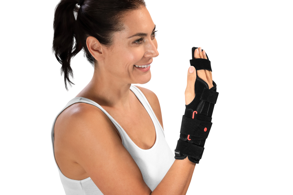 DONJOY® DigiForm+™ Fingerorthese zur Ruhigstellung der Finger 1 bis 4 Zusatzbild mit Model